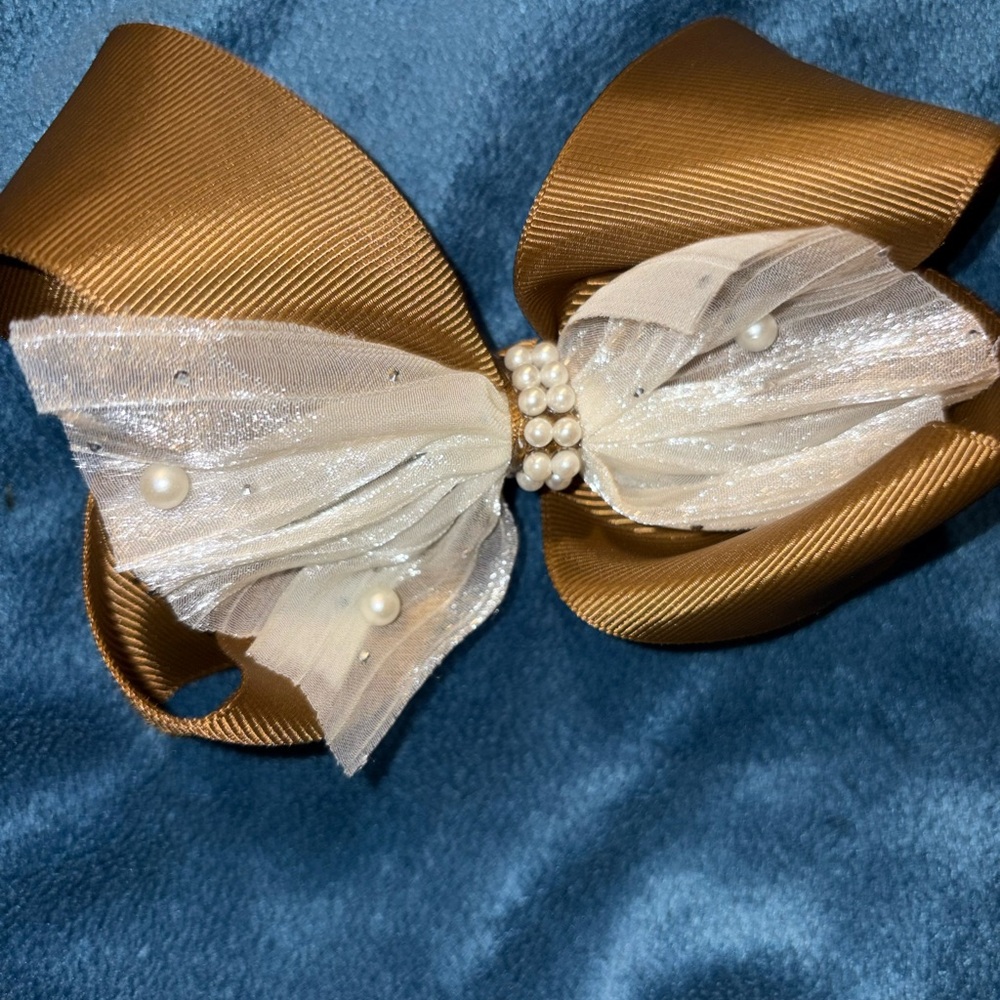 Elegant Brown and Cream Pearl-Accent Hair Bow